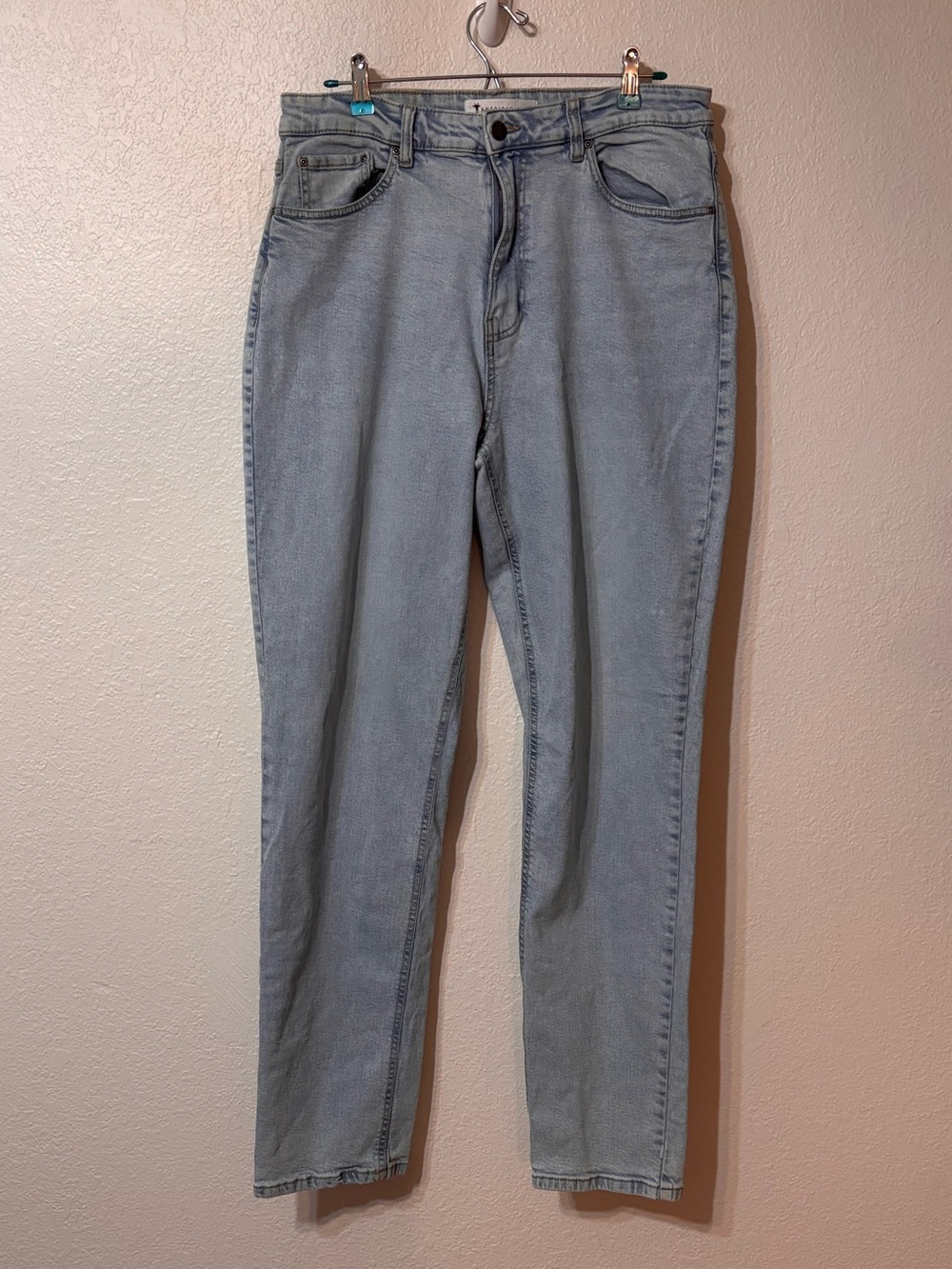 American Tall Emma High Rised Relaxed Taper Jeans Size 32